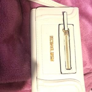 Michael kors clutch